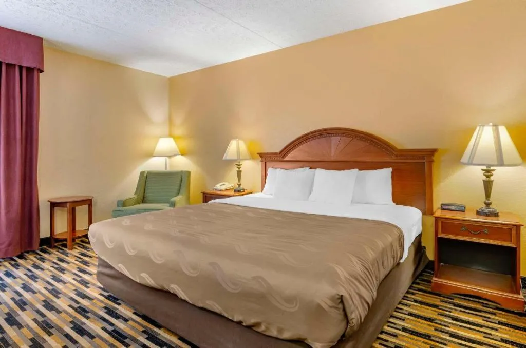 Bed in Quality Inn near Martinsville Speedway