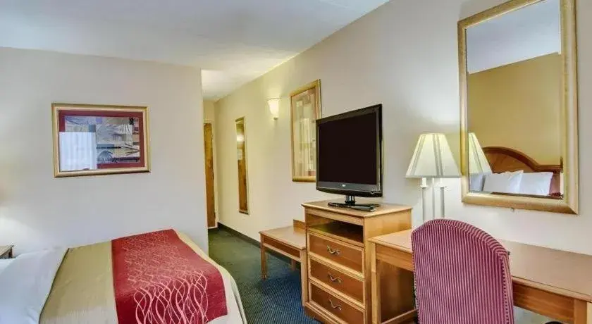 Bed in Quality Inn near Martinsville Speedway Bed in Quality Inn near Martinsville Speedway