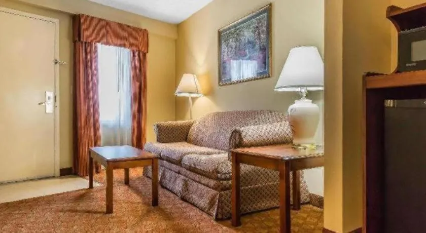 Quality Inn Calera I-65 exit 231