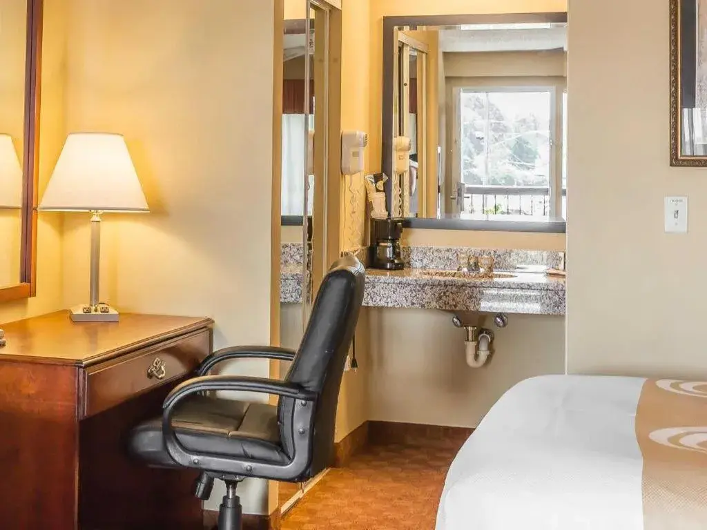 Quality Inn Calera I-65 exit 231 Quality Inn Calera I-65 exit 231