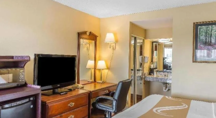 Quality Inn Calera I-65 exit 231