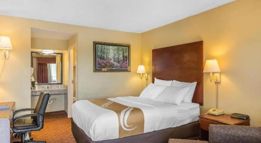Bed in Quality Inn Calera I-65 exit 231