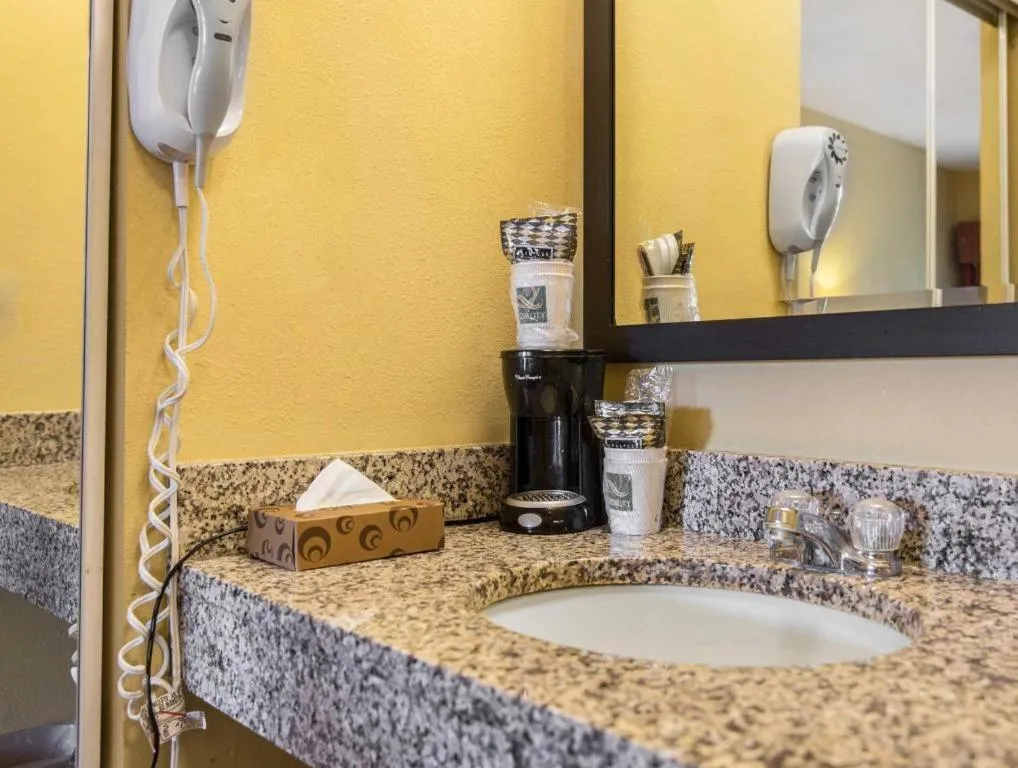 Quality Inn Calera I-65 exit 231