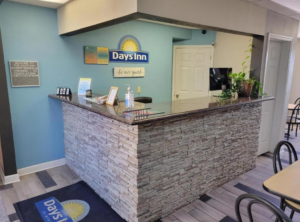 Days Inn by Wyndham West Branch Iowa City Area