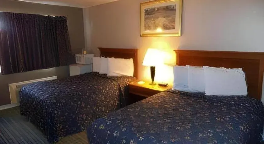 Bed in Days Inn by Wyndham West Branch Iowa City Area Bed in Days Inn by Wyndham West Branch Iowa City Area