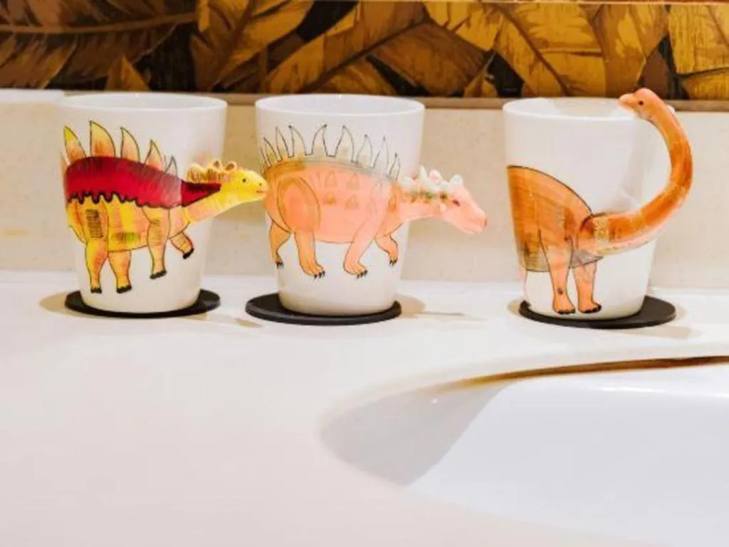 Hangzhou The First World Hotel