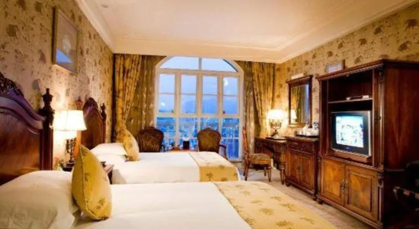 Bed in Hangzhou The First World Hotel