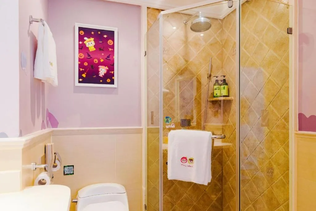 Hangzhou The First World Hotel