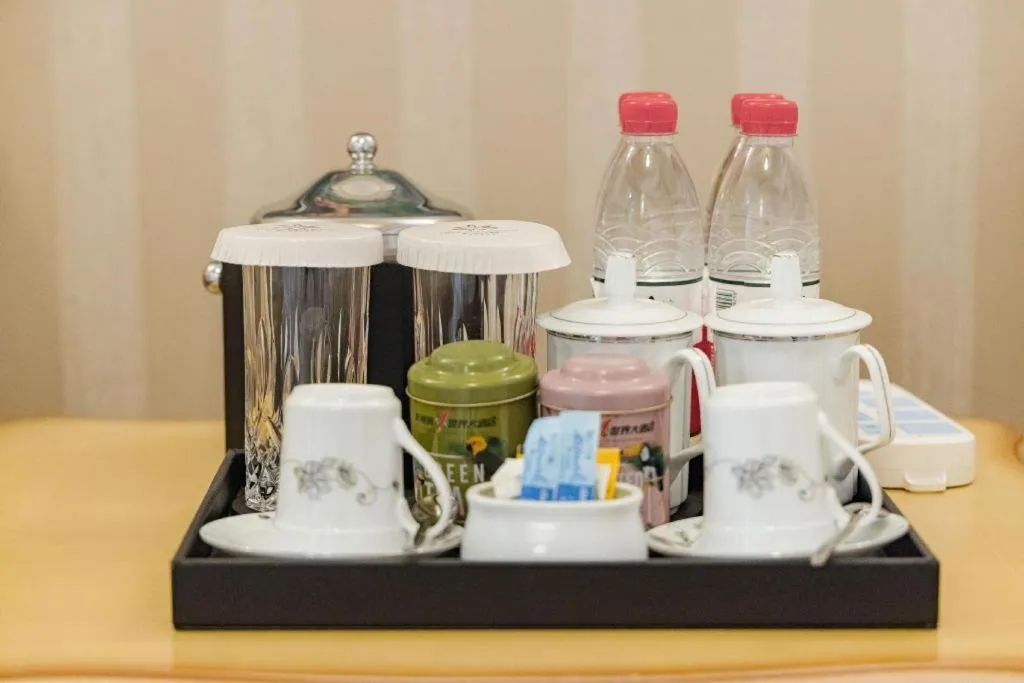 Hangzhou The First World Hotel