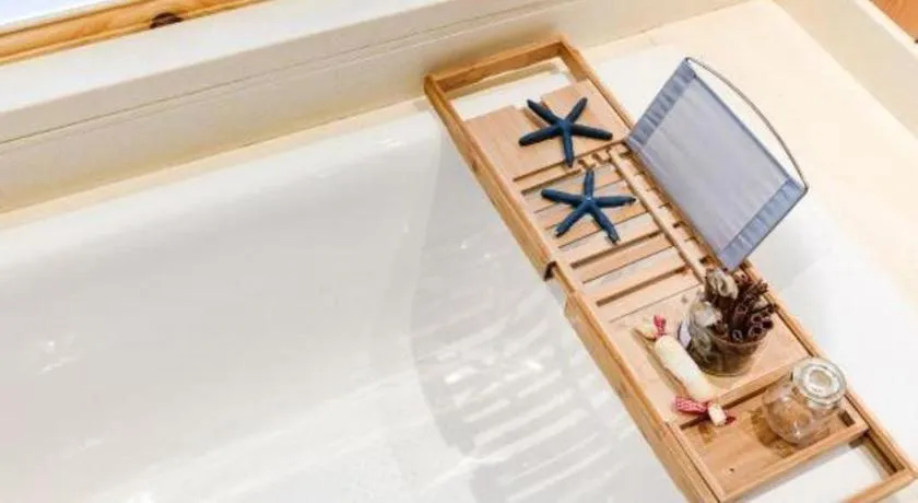 Hangzhou The First World Hotel