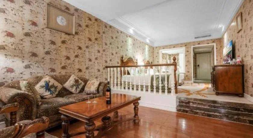 Hangzhou The First World Hotel