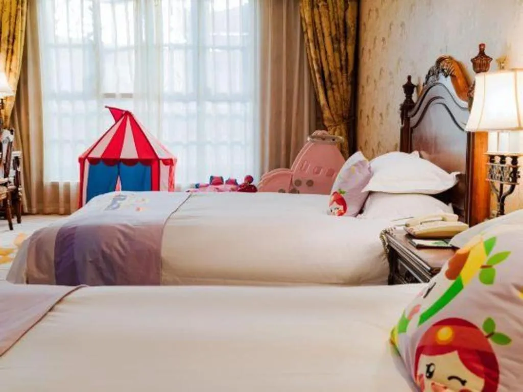 Bed in Hangzhou The First World Hotel