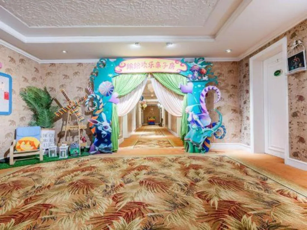 Bed in Hangzhou The First World Hotel