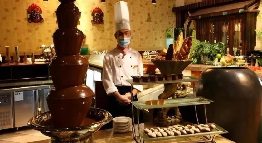 Hangzhou The First World Hotel