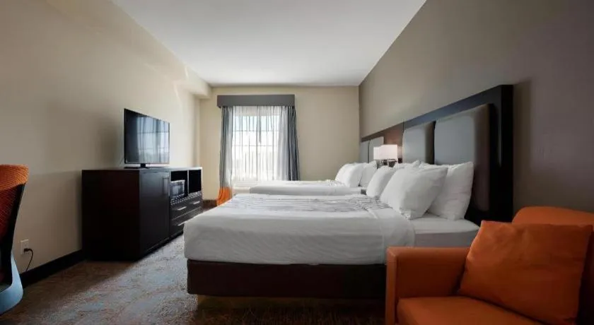 Bed in Best Western Plus Executive Inn