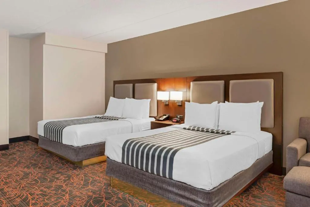 Bed in Best Western Plus Executive Inn