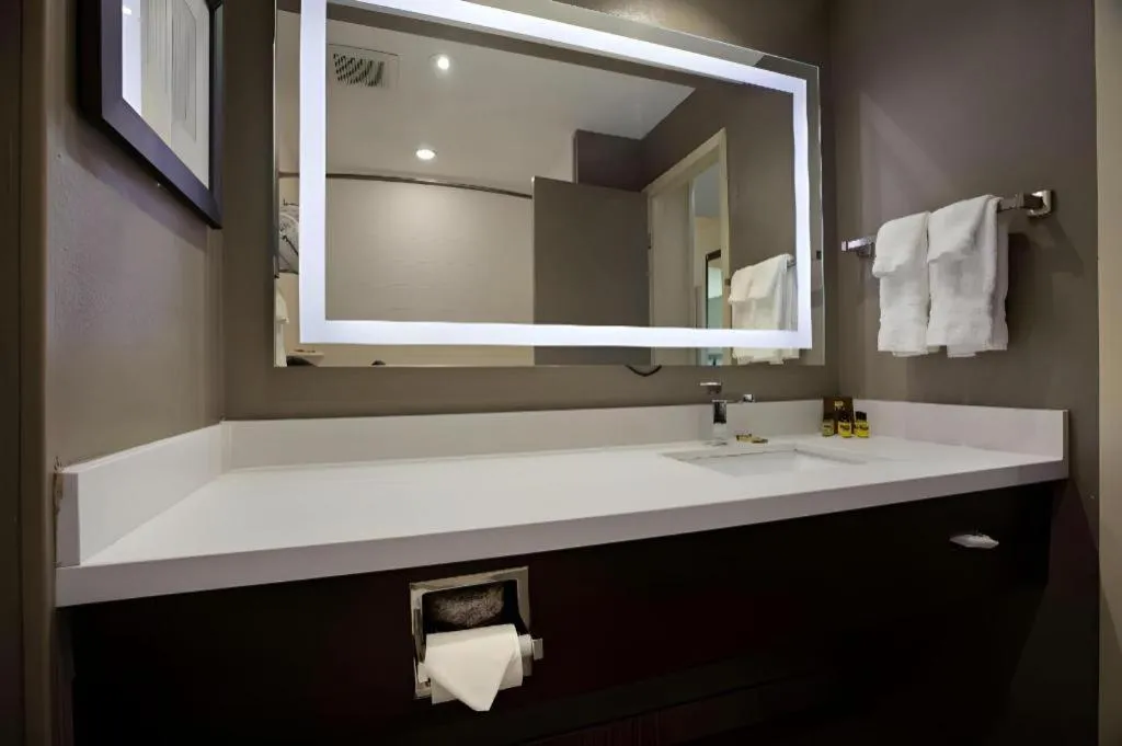 Best Western Plus Executive Inn