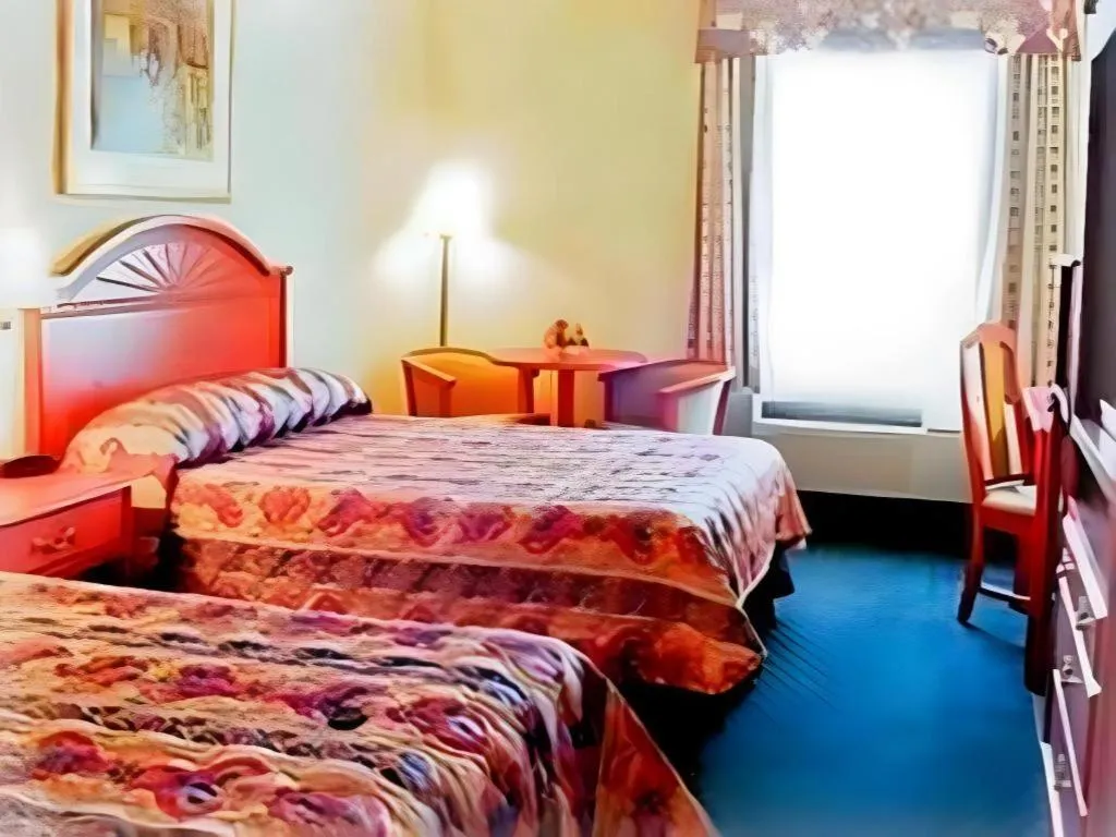 Bed in Best Western Plus Executive Inn