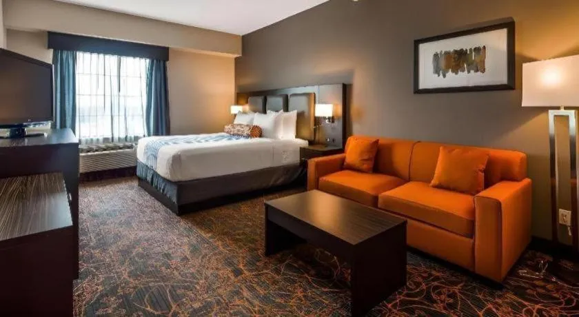 Bed in Best Western Plus Executive Inn