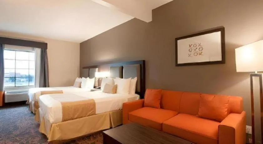 Bed in Best Western Plus Executive Inn