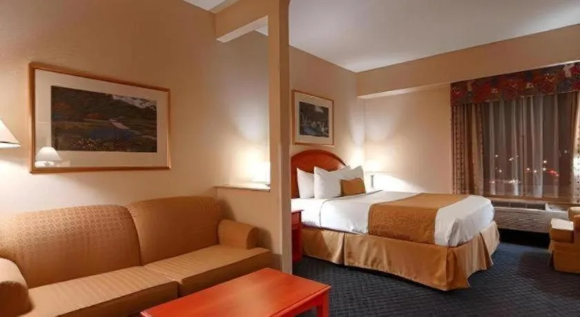 Bed in Best Western Plus Executive Inn