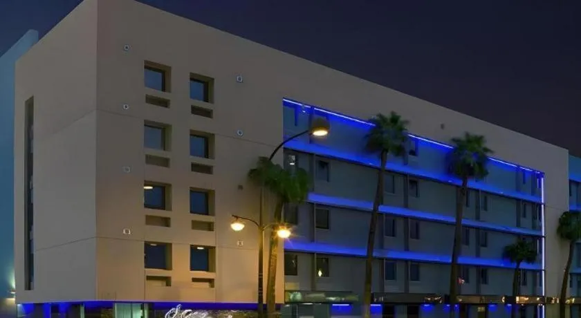 El Cortez Hotel & Casino - 21 and over only