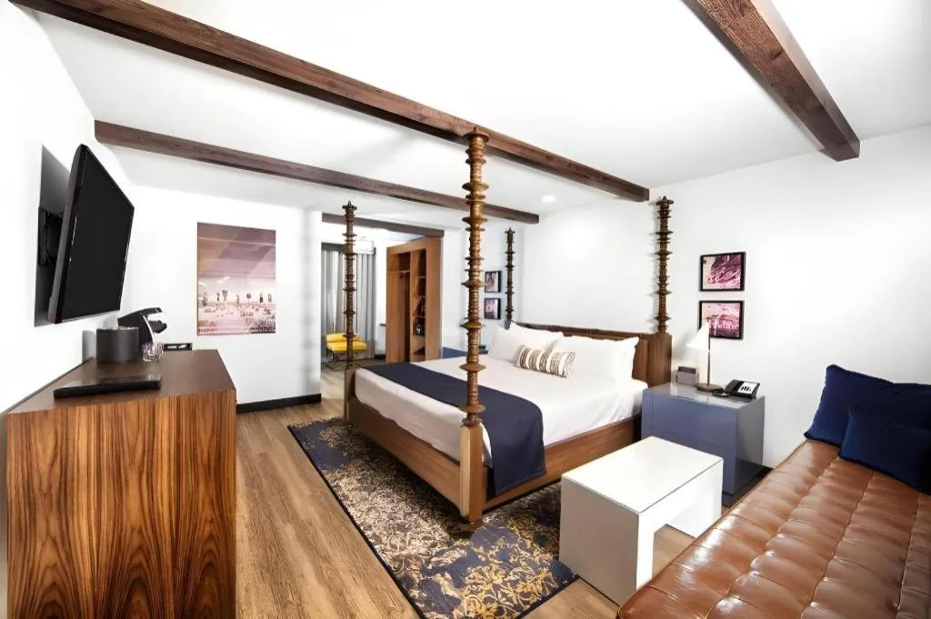 El Cortez Hotel & Casino - 21 and over only