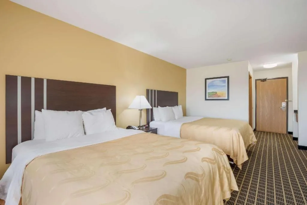 Bed in Quality Inn