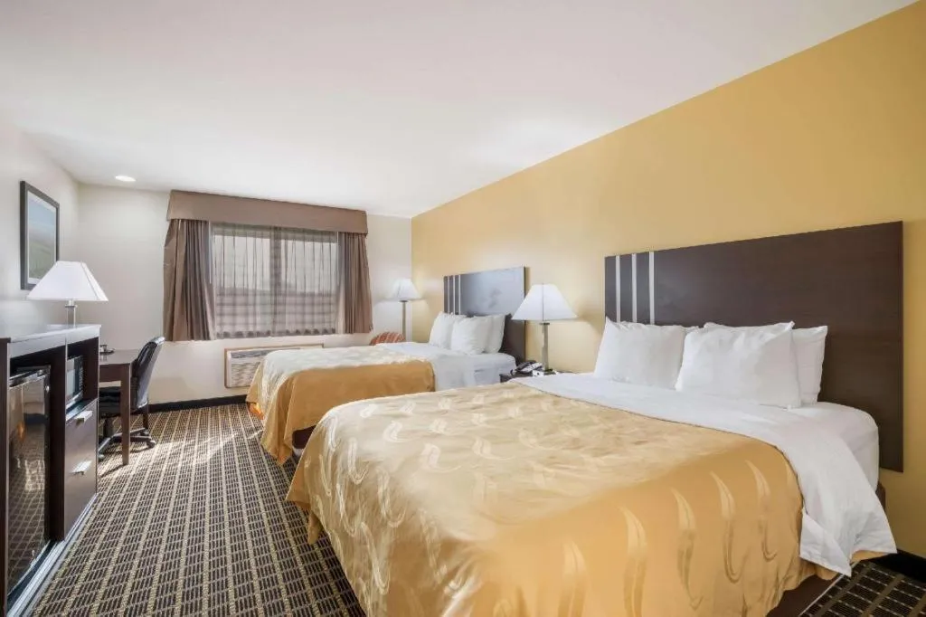 Bed in Quality Inn
