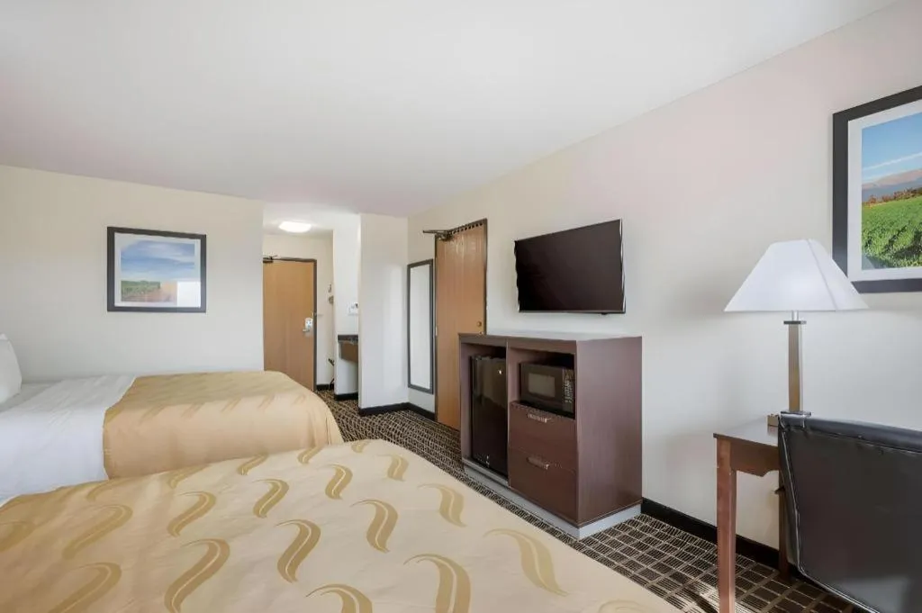 Bed in Quality Inn