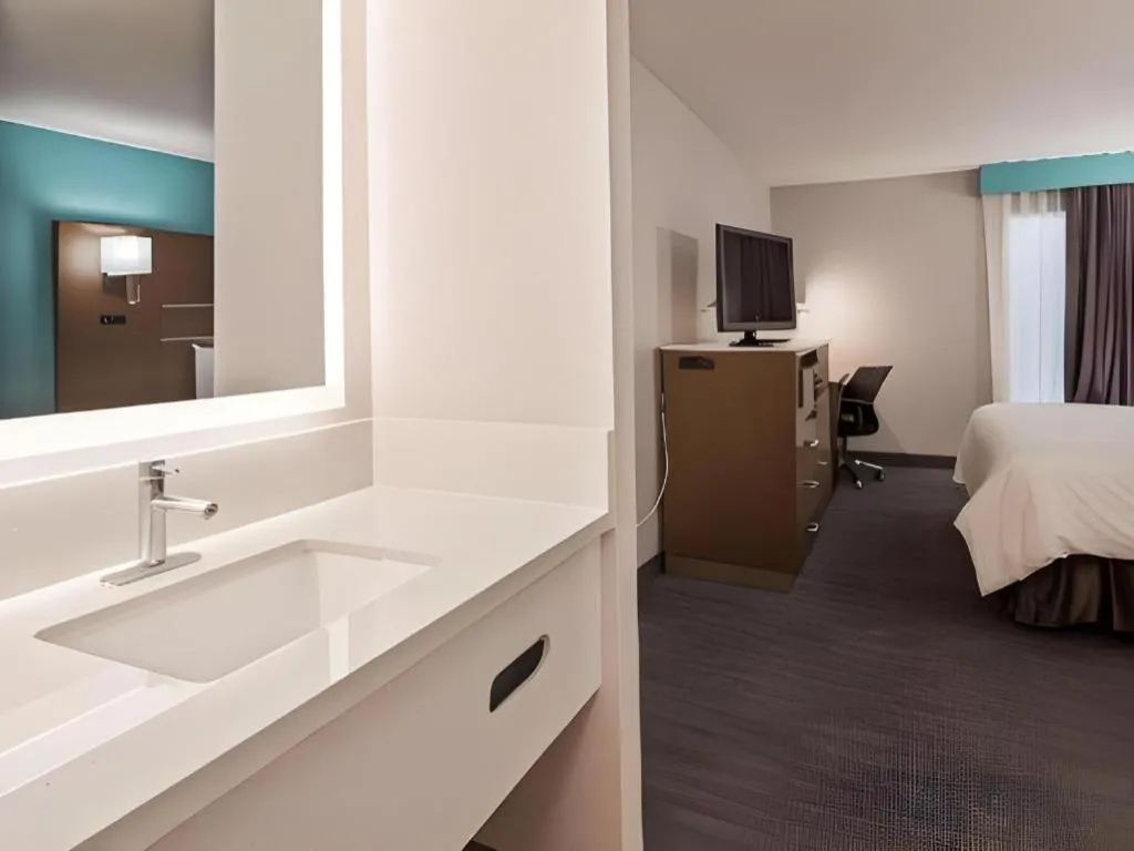 Bed in Best Western Galt Inn