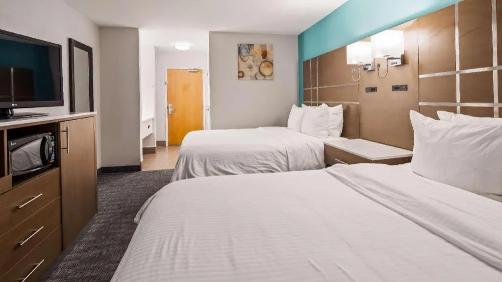 Bed in Best Western Galt Inn