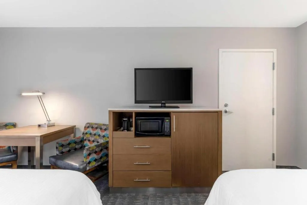 Bed in Best Western Galt Inn