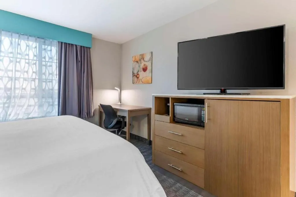 Bed in Best Western Galt Inn