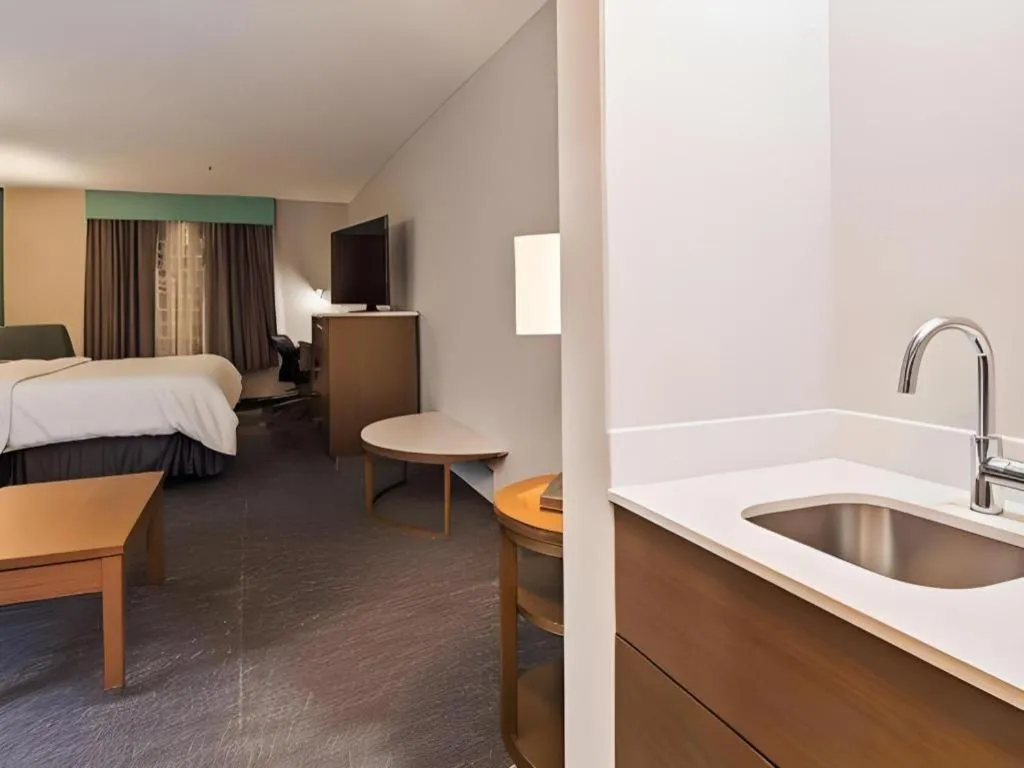 Bed in Best Western Galt Inn