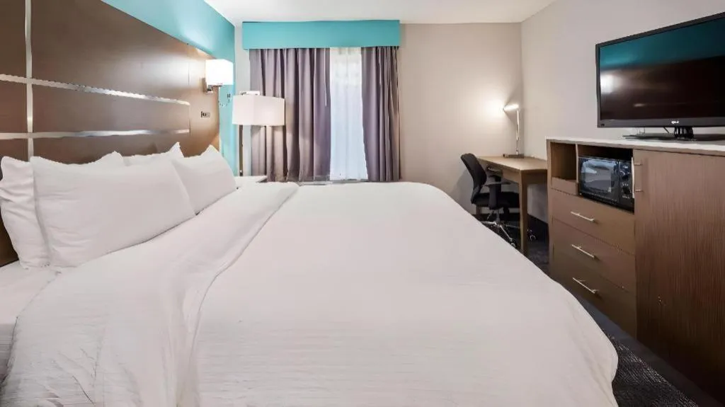 Bed in Best Western Galt Inn