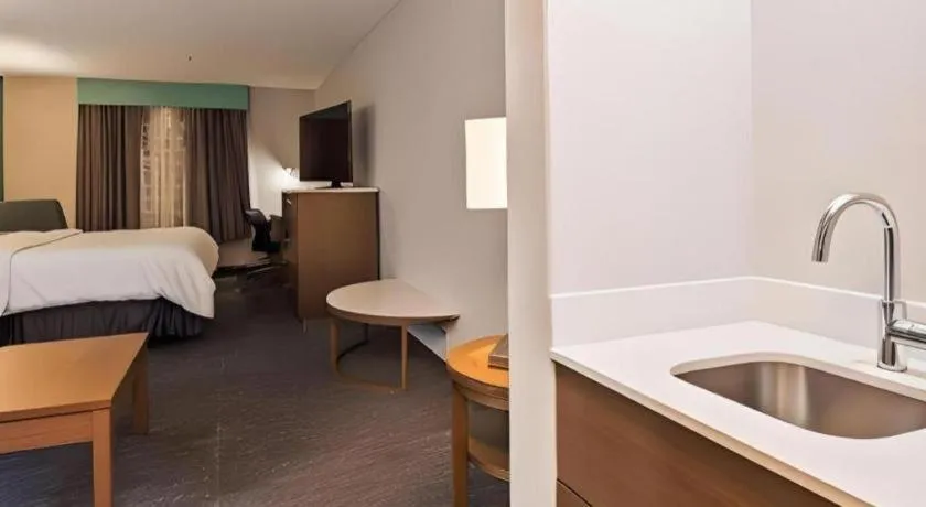 Bed in Best Western Galt Inn