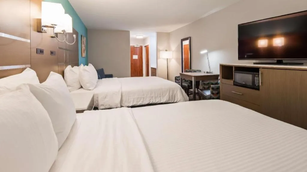 Bed in Best Western Galt Inn