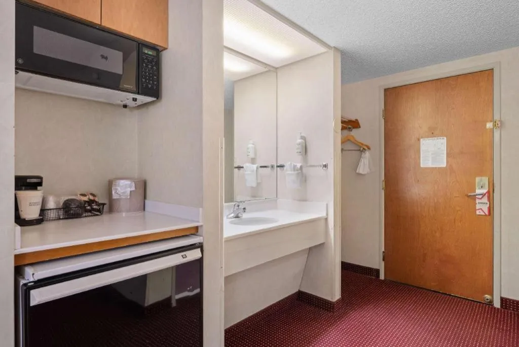 AmericInn by Wyndham Denver Airport