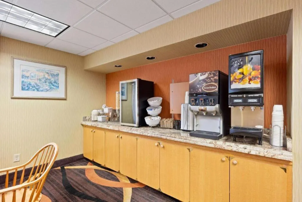 AmericInn by Wyndham Denver Airport