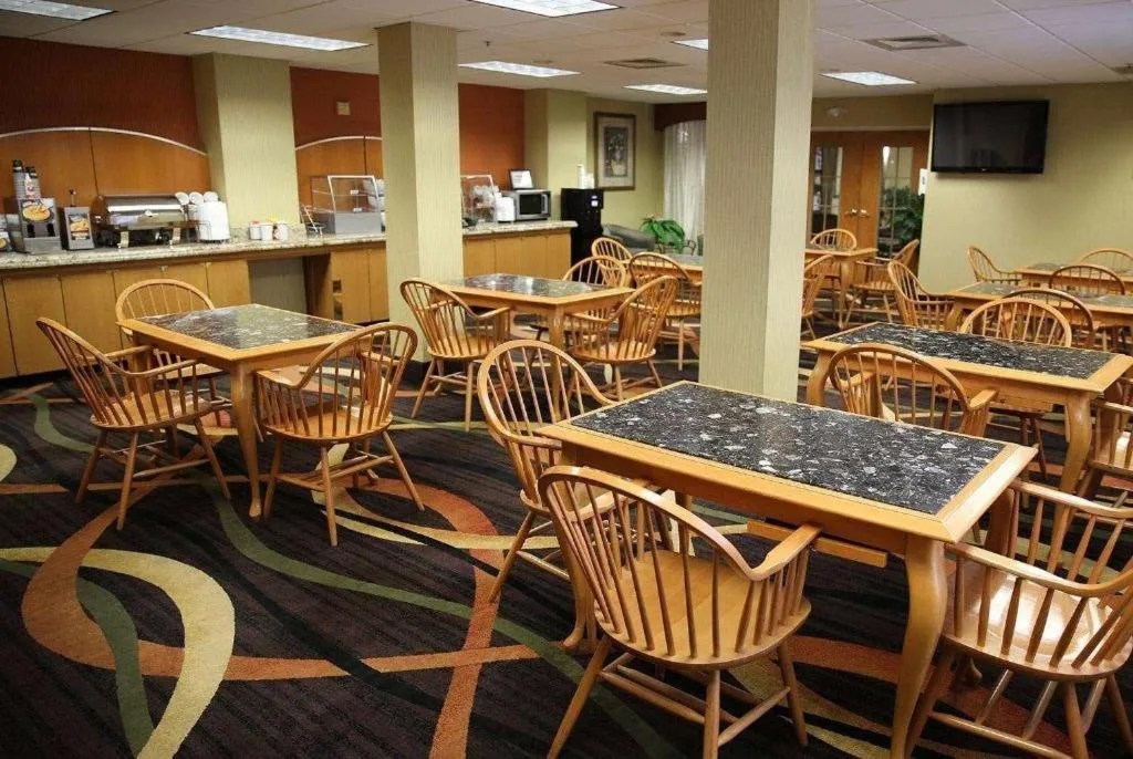 AmericInn by Wyndham Denver Airport