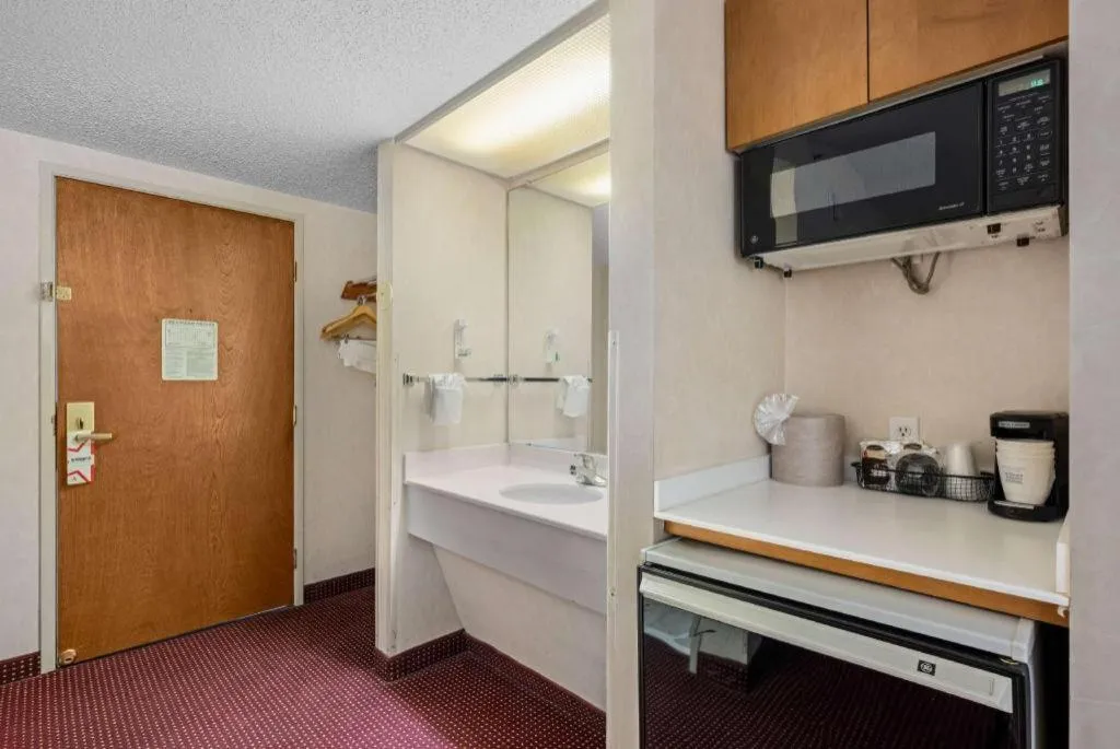 AmericInn by Wyndham Denver Airport