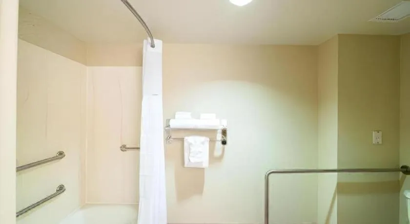 AmericInn by Wyndham Denver Airport