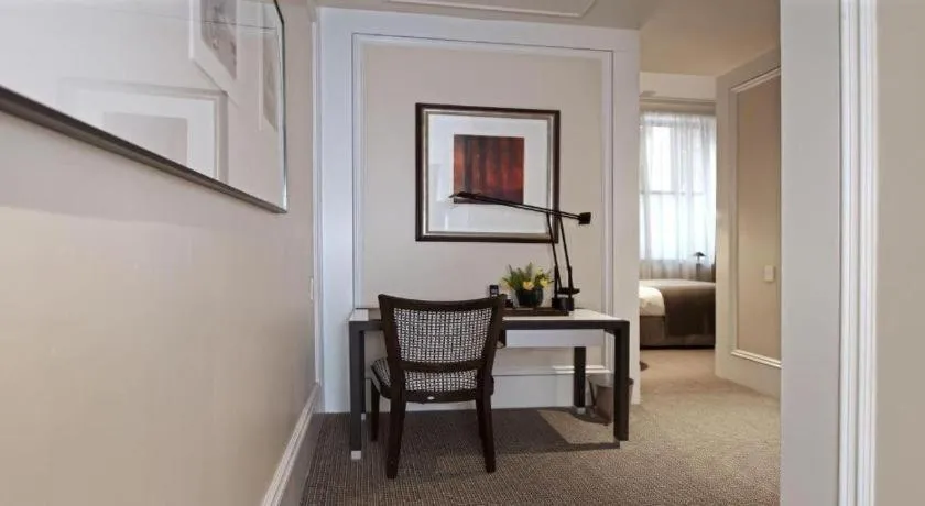 Fifteen Beacon Hotel