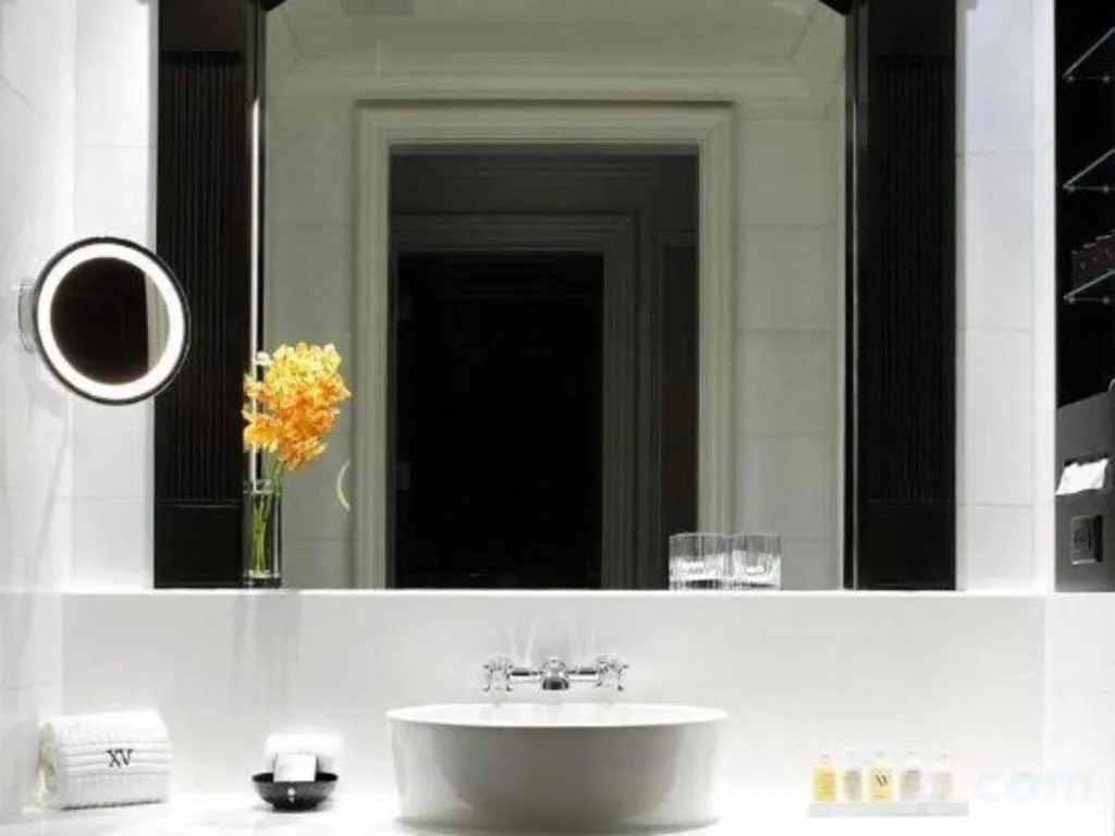 Fifteen Beacon Hotel