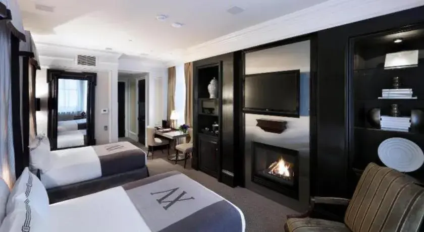 Bed in Fifteen Beacon Hotel Bed in Fifteen Beacon Hotel