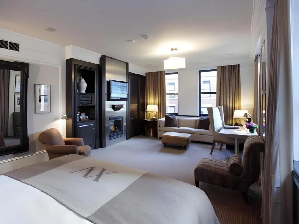 Bed in Fifteen Beacon Hotel