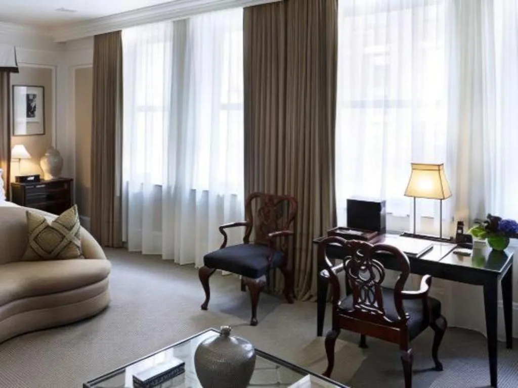 Fifteen Beacon Hotel