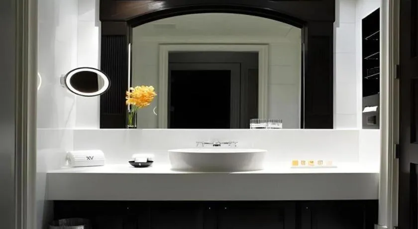 Fifteen Beacon Hotel