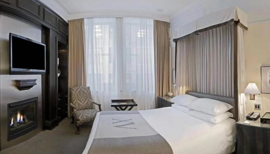 Bed in Fifteen Beacon Hotel